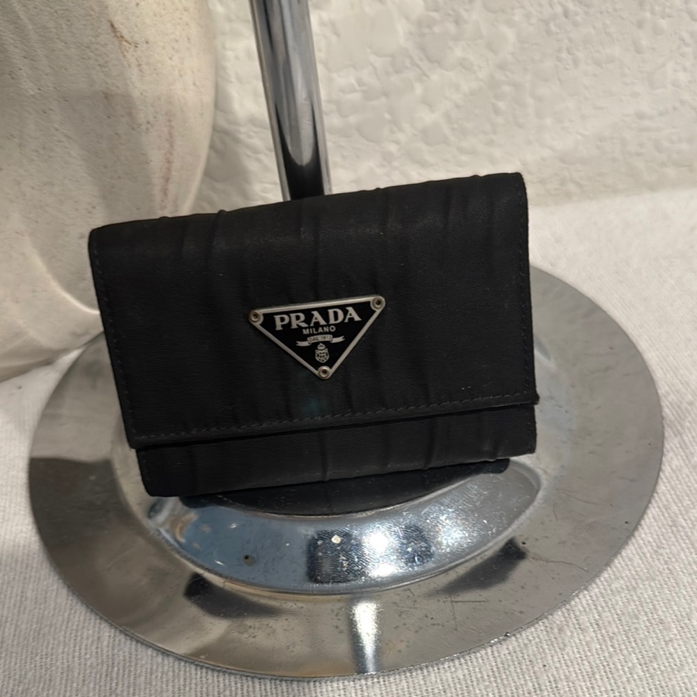 Prada Black Triangular Logo Wallet - Picture 3 of 14